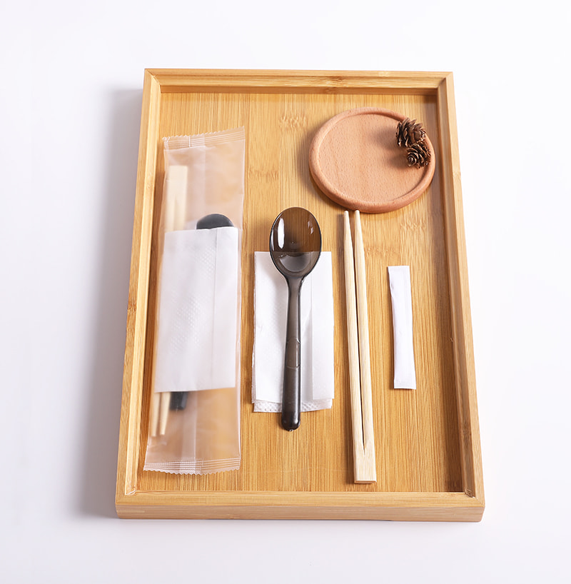 Set Empat Keping Beg Makanan Pakai Mempunyai Sudu Penyepit Dan Napkin Meja Set Filem Komposit Es